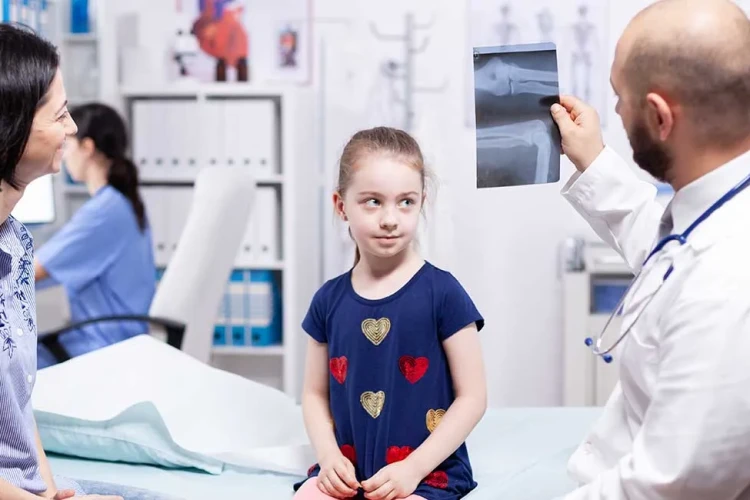 Çocuk Ortopedisi: Aileler İçin Kapsamlı Rehber ve Tedaviler