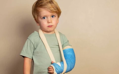 Common Fractures in Pediatric Orthopedics and Their Treatments