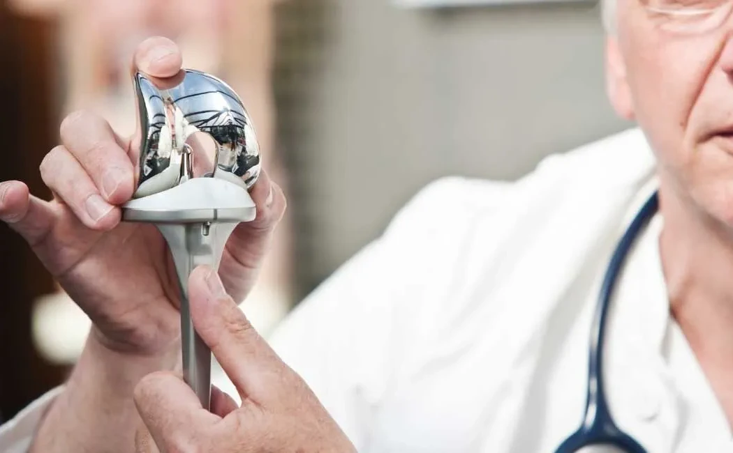 Diz Protezi Sonrası En Sık Karşılaşılan Sorunlar